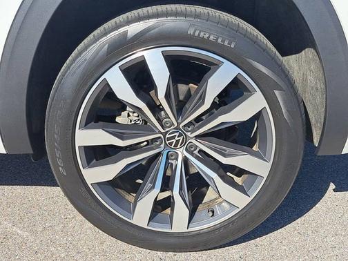 2023 Volkswagen Atlas 3.6L V6 SEL Premium R-Line