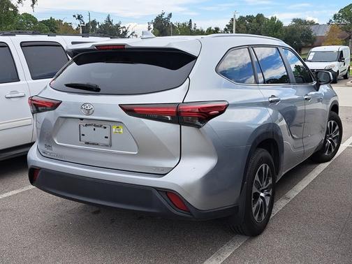 2024 Toyota Highlander XLE