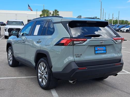 2023 Toyota RAV4 XLE Premium