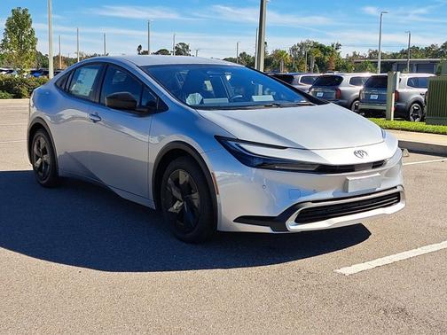 2026 Toyota Prius Plug-In Hybrid SE