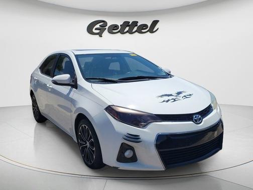 Super White 2016 Toyota Corolla S Plus