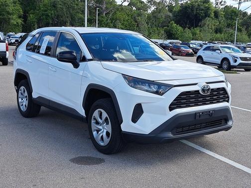 2022 Toyota RAV4 LE