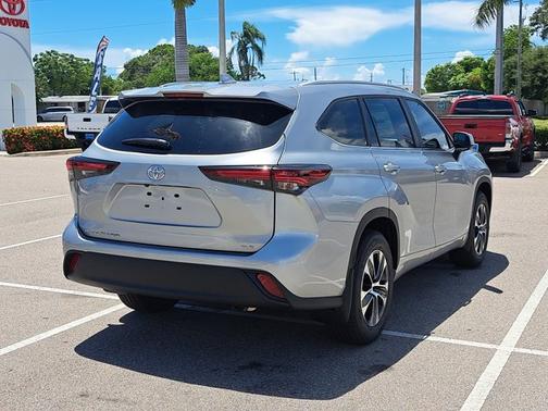 2025 Toyota Highlander XLE