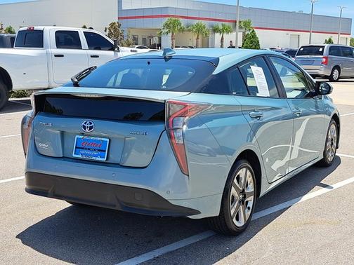 2016 Toyota Prius Four Touring