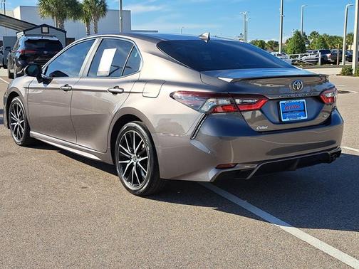 2022 Toyota Camry SE