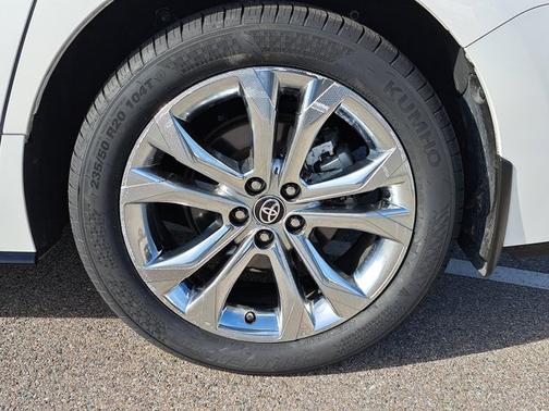 2024 Toyota Sienna Platinum