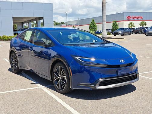 2025 Toyota Prius XLE