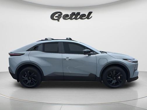 Cement 2026 Toyota C-HR SE