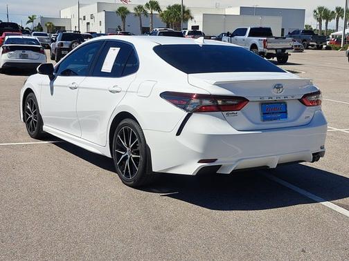 2023 Toyota Camry SE