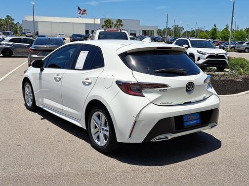 2022 Toyota Corolla Hatchback SE