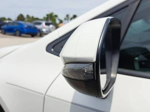 2022 Toyota Corolla Hatchback SE