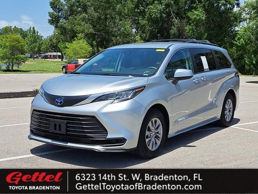 2021 Toyota Sienna LE 8 Passenger