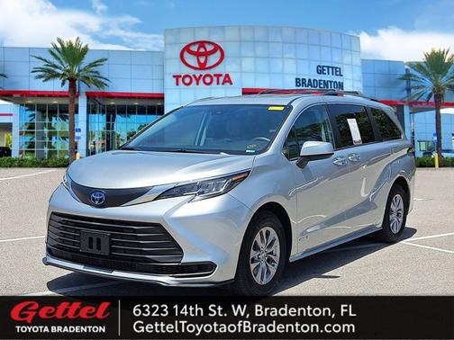 2021 Toyota Sienna LE 8 Passenger