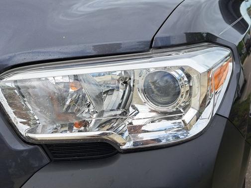 2020 Toyota Tacoma SR