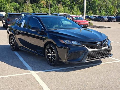 2024 Toyota Camry SE