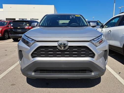 2023 Toyota RAV4 LE
