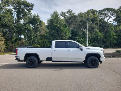 2025 Chevrolet Silverado 3500 High Country