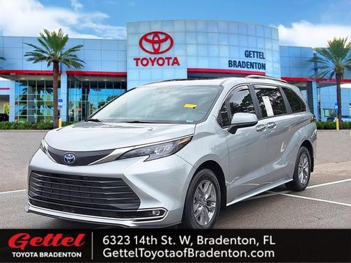 2024 Toyota Sienna XLE