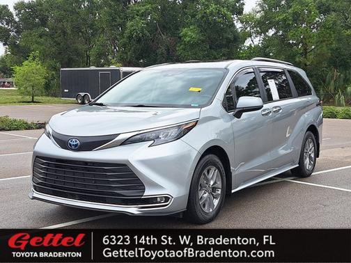 2024 Toyota Sienna XLE