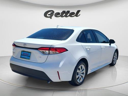 Ice Cap 2025 Toyota Corolla LE