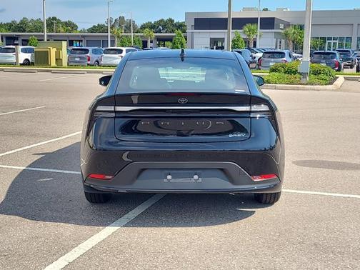 2025 Toyota Prius Plug-In Hybrid SE