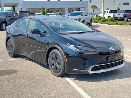 2025 Toyota Prius Plug-In Hybrid SE