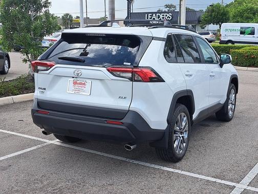 2025 Toyota RAV4 XLE Premium