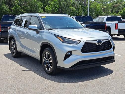 2024 Toyota Highlander XLE