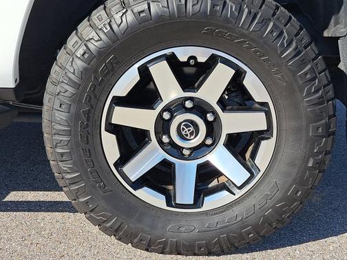 2024 Toyota 4Runner TRD Off Road