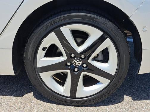 2017 Toyota Prius Four Touring