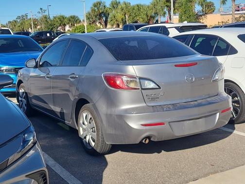 2013 Mazda Mazda3 i SV