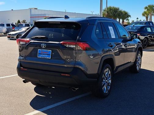 2022 Toyota RAV4 XLE Premium