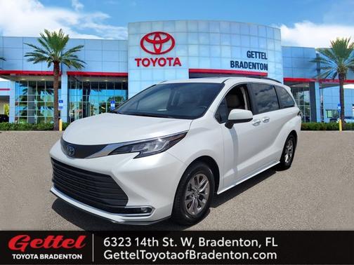 2023 Toyota Sienna XLE