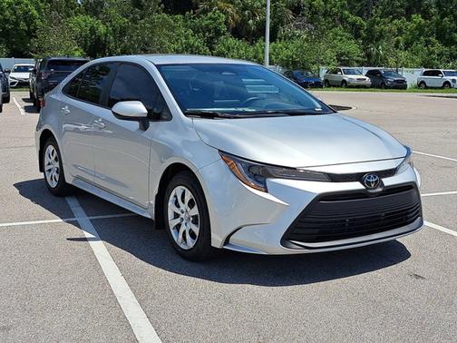 2025 Toyota Corolla LE