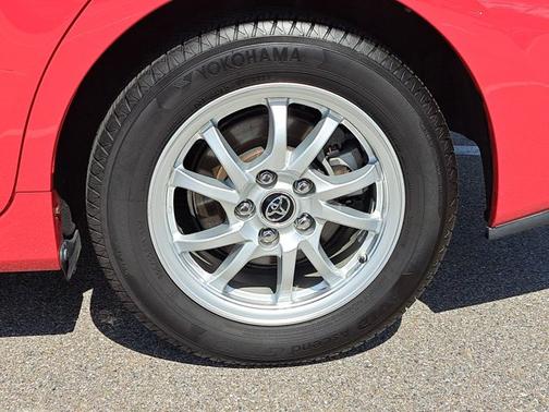 2016 Toyota Prius v Four