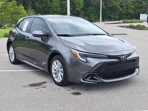 2025 Toyota Corolla Hatchback SE