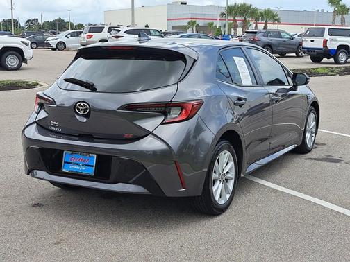 2025 Toyota Corolla Hatchback SE