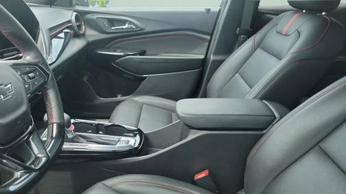 Mosaic Black Metallic 2025 Chevrolet Trax 2RS
