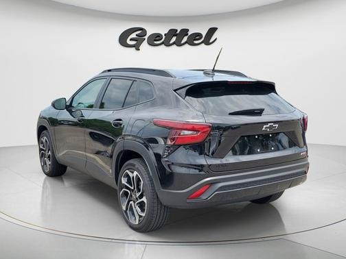 Mosaic Black Metallic 2025 Chevrolet Trax 2RS
