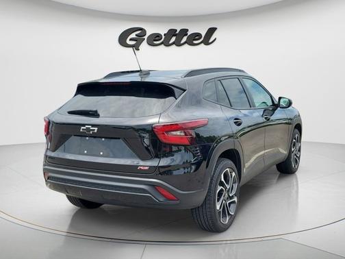 Mosaic Black Metallic 2025 Chevrolet Trax 2RS