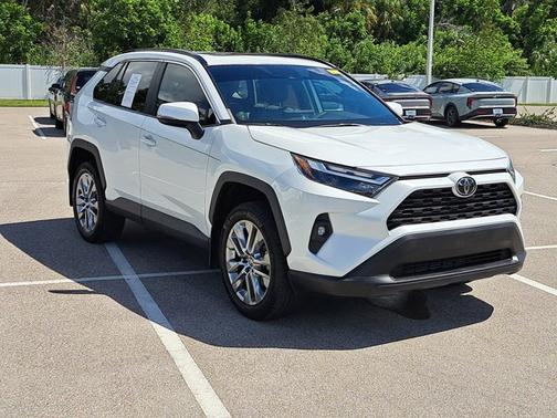 2023 Toyota RAV4 XLE Premium