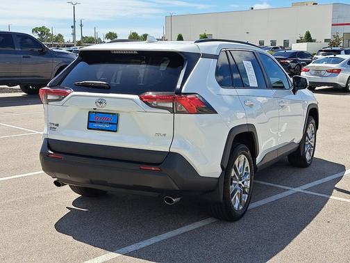 2023 Toyota RAV4 XLE Premium