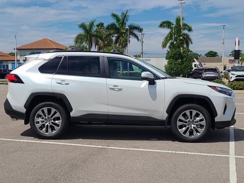 2025 Toyota RAV4 XLE Premium