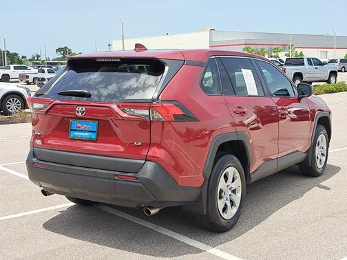 2023 Toyota RAV4 LE