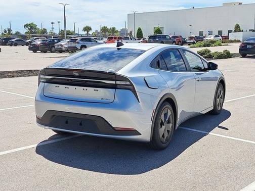 2026 Toyota Prius Plug-In Hybrid SE