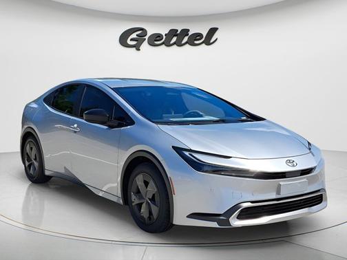 Cutting Edge 2026 Toyota Prius Plug-In Hybrid SE