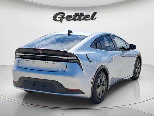 Cutting Edge 2026 Toyota Prius Plug-In Hybrid SE