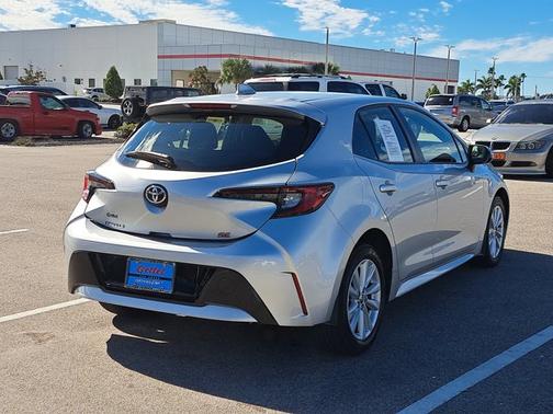 2023 Toyota Corolla Hatchback SE