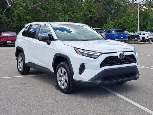 2023 Toyota RAV4 LE