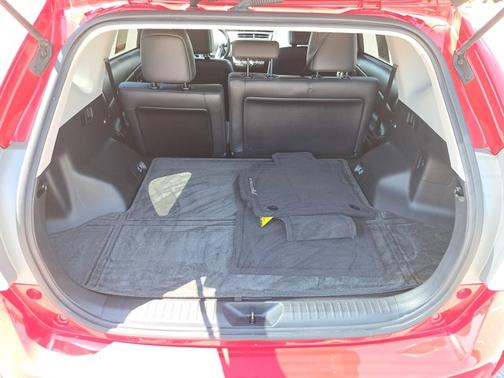 2017 Toyota Prius v Five